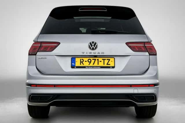 Volkswagen Tiguan (2022) thumbnail 3