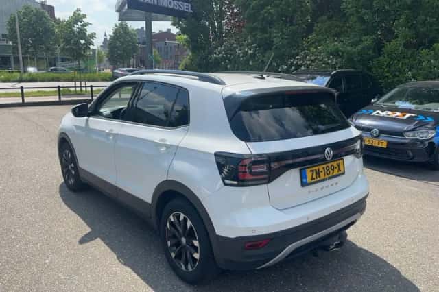 Volkswagen T-Cross (2019) thumbnail 3