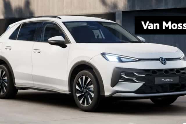 Volkswagen T-Roc (2025) thumbnail 1
