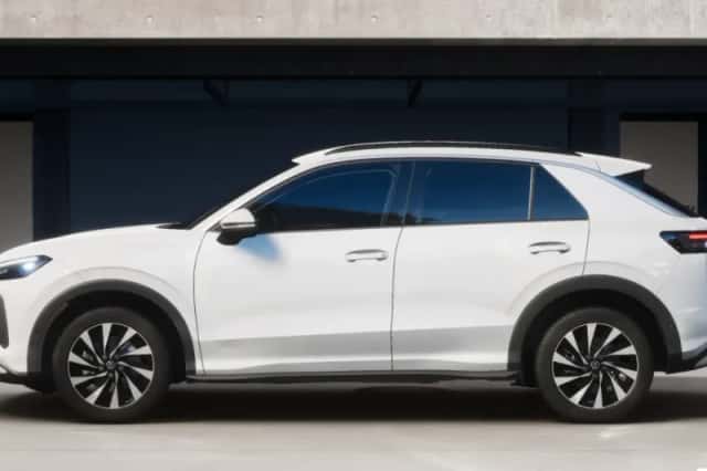 Volkswagen T-Roc (2025) thumbnail 2