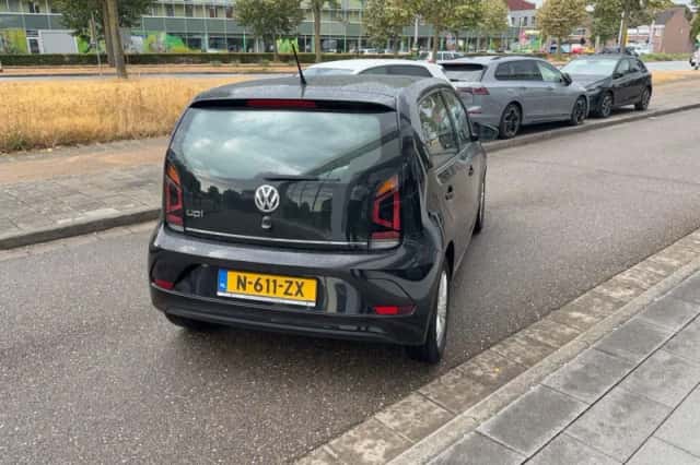 Volkswagen Up! (2017) thumbnail 5