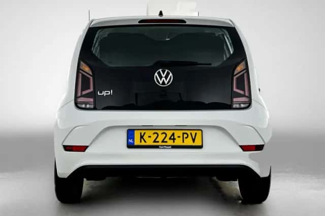 Volkswagen Up! (2021) thumbnail 3