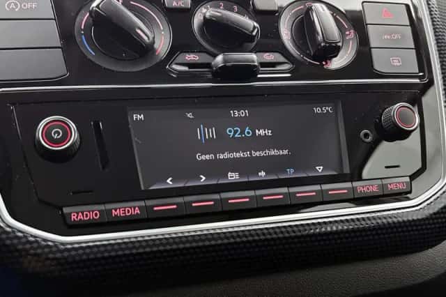 Volkswagen Up! (2021) thumbnail 6