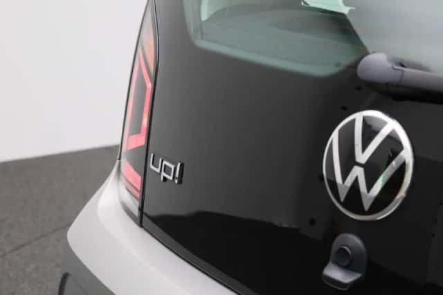 Volkswagen Up! (2021) thumbnail 28