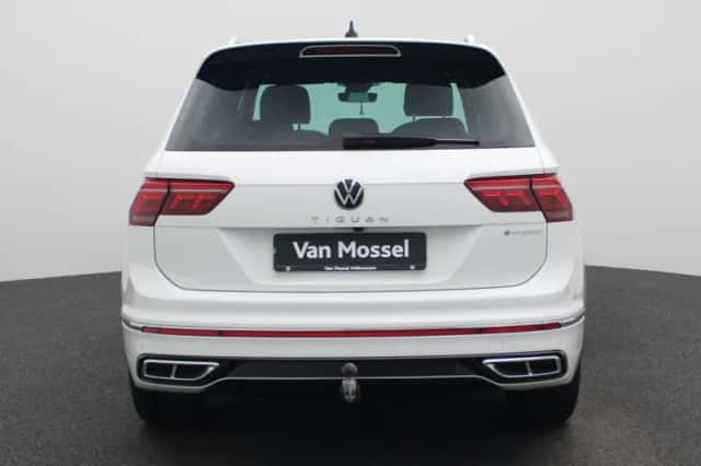 Volkswagen Tiguan (2021) thumbnail 5