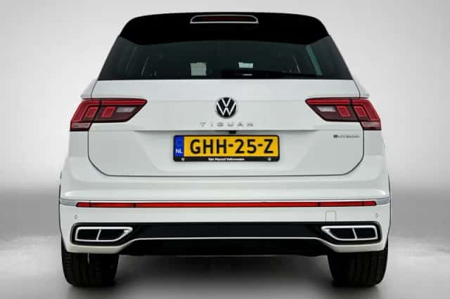 Volkswagen Tiguan (2021) thumbnail 3