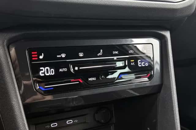 Volkswagen Tiguan (2021) thumbnail 21