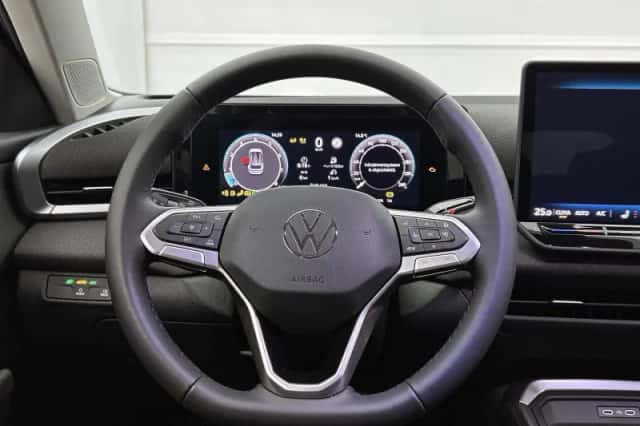 Volkswagen T-Roc (2025) thumbnail 31