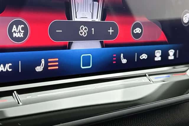 Volkswagen T-Roc (2025) thumbnail 8