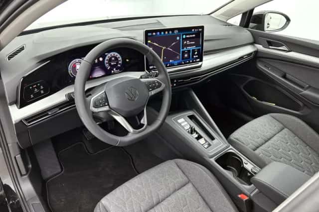 Volkswagen Golf (2025) thumbnail 9
