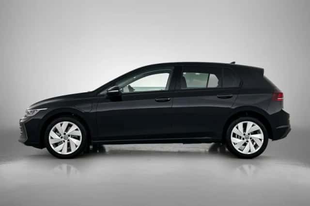 Volkswagen Golf (2025) thumbnail 2