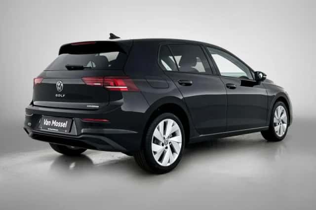 Volkswagen Golf (2025) thumbnail 4