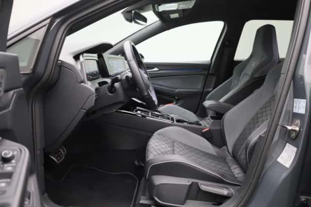 Volkswagen Golf (2023) thumbnail 11