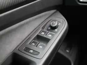 Volkswagen Golf (2023) thumbnail 30