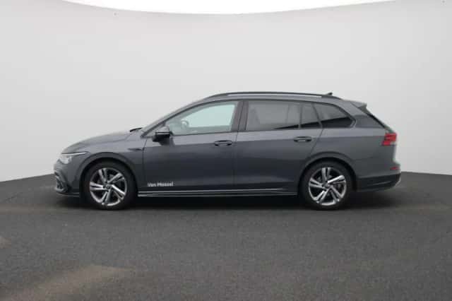 Volkswagen Golf (2023) thumbnail 4