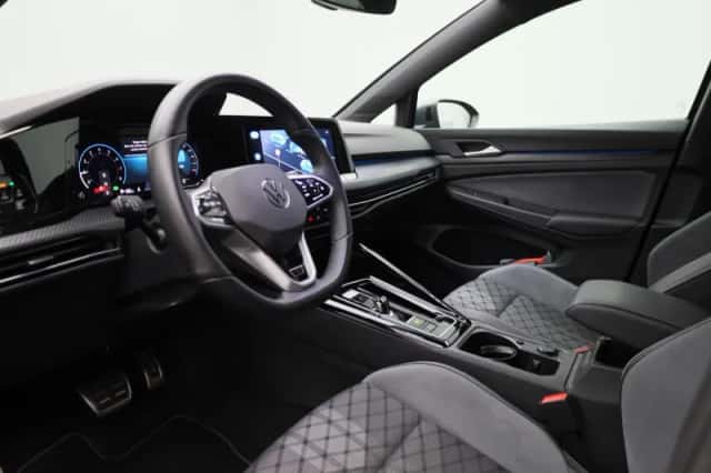Volkswagen Golf (2023) thumbnail 31