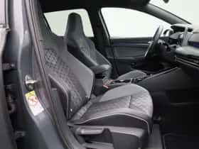 Volkswagen Golf (2023) thumbnail 33