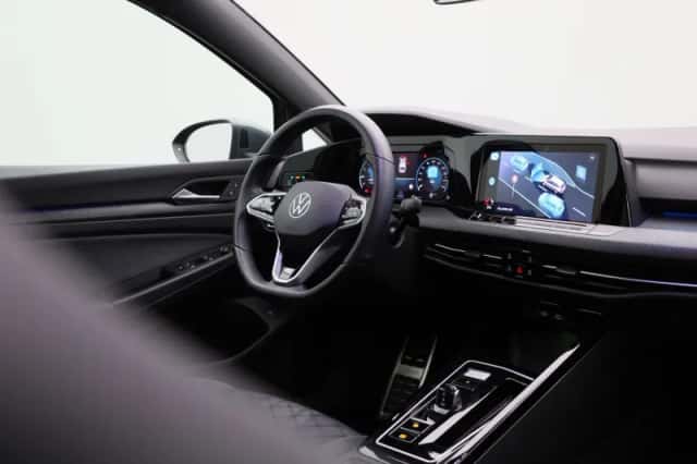 Volkswagen Golf (2023) thumbnail 34