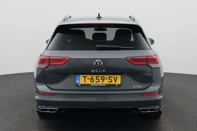 Volkswagen Golf (2023) thumbnail 5