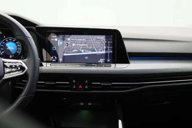 Volkswagen Golf (2023) thumbnail 9