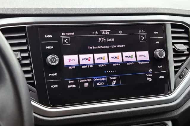 Volkswagen T-Roc (2021) thumbnail 6