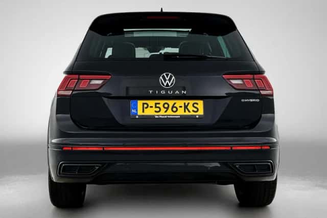 Volkswagen Tiguan (2022) thumbnail 3