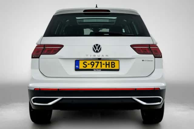 Volkswagen Tiguan (2022) thumbnail 3