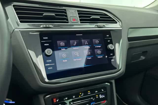 Volkswagen Tiguan (2022) thumbnail 7
