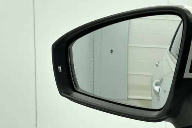Volkswagen Tiguan (2022) thumbnail 10