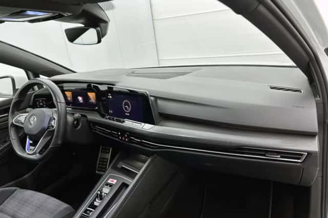 Volkswagen Golf (2021) thumbnail 17