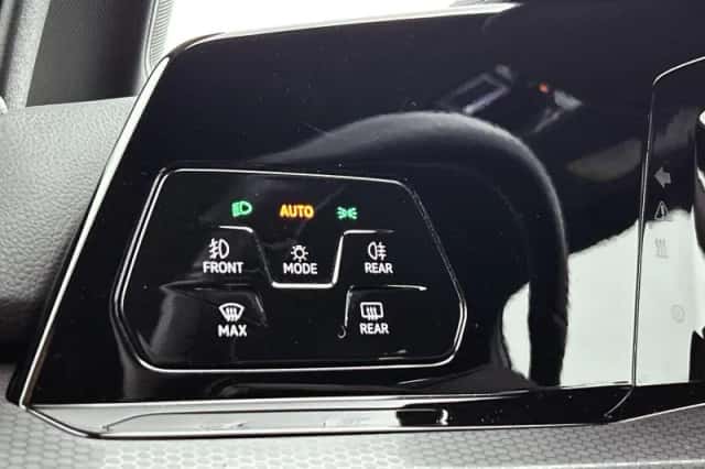 Volkswagen Golf (2021) thumbnail 24