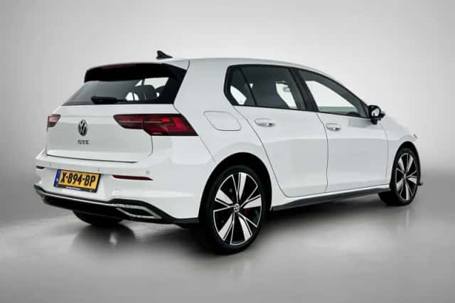 Volkswagen Golf (2021) thumbnail 4
