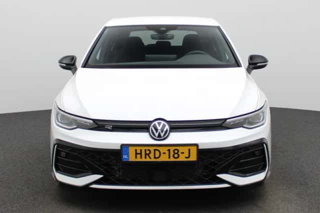 Volkswagen Golf (2025) thumbnail 3