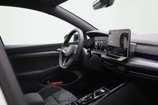Volkswagen Golf (2025) thumbnail 31
