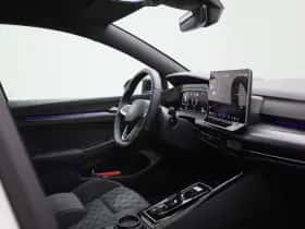 Volkswagen Golf (2025) thumbnail 31