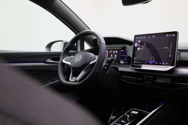 Volkswagen Golf (2025) thumbnail 33
