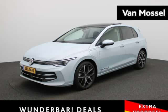 Volkswagen Golf (2025) thumbnail 1