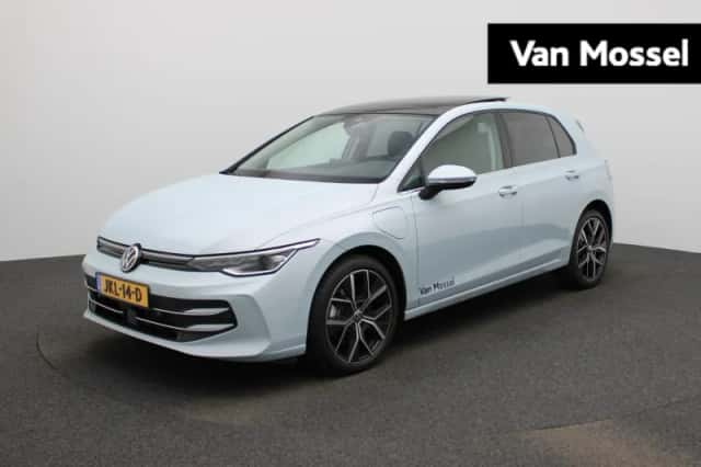 Volkswagen Golf (2025) thumbnail 1