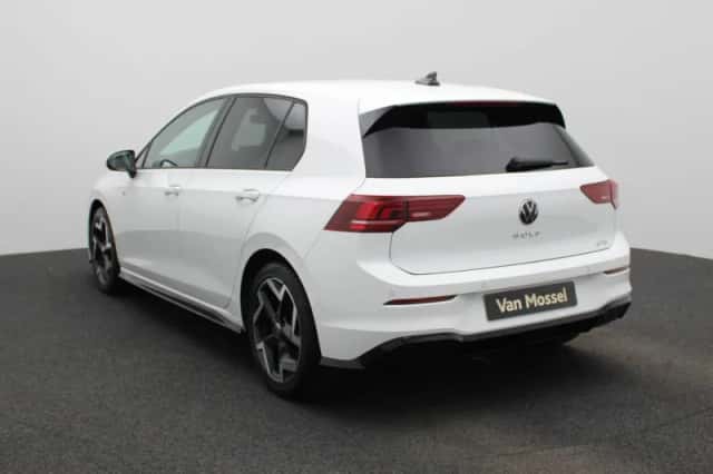 Volkswagen Golf (2025) thumbnail 2