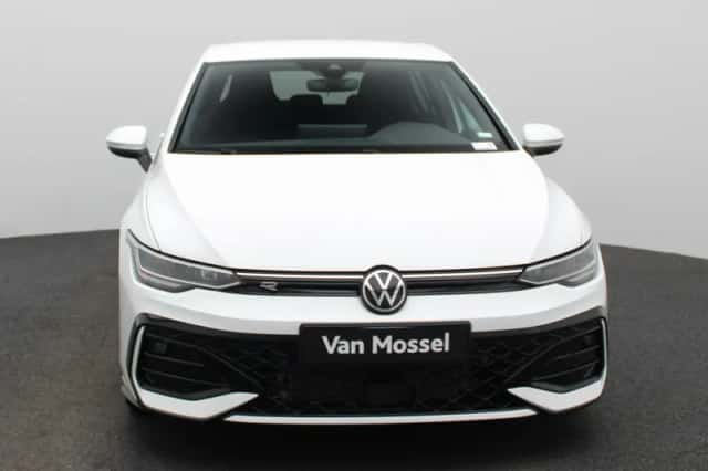 Volkswagen Golf (2025) thumbnail 3