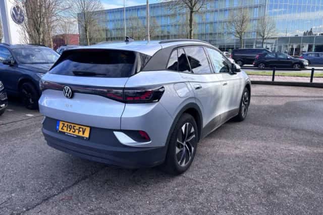 Volkswagen ID.4 (2024) thumbnail 5