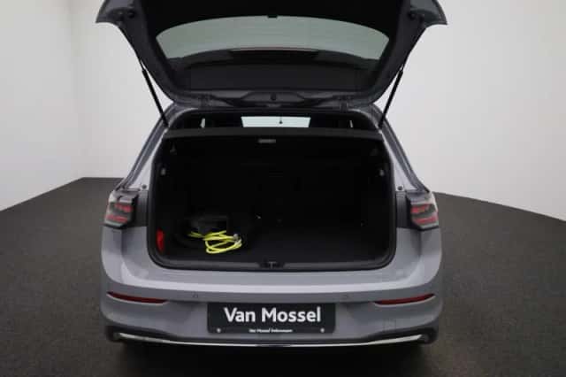 Volkswagen Golf (2025) thumbnail 11