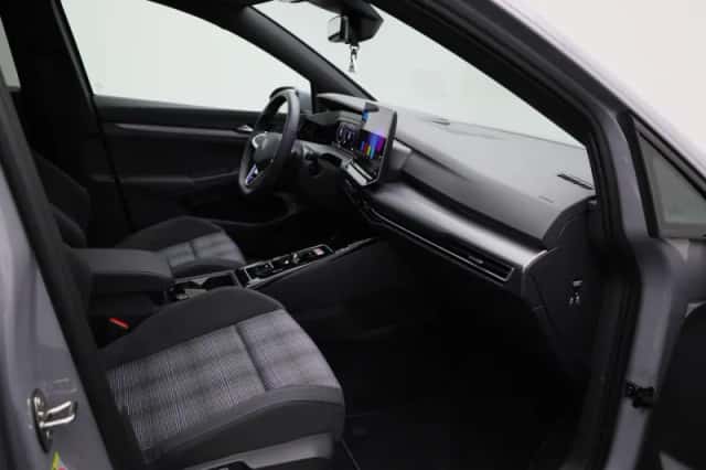Volkswagen Golf (2025) thumbnail 36