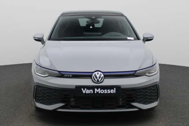 Volkswagen Golf (2025) thumbnail 3