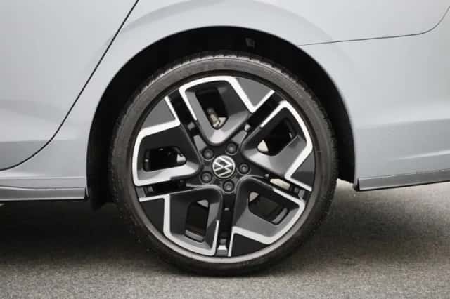 Volkswagen Golf (2025) thumbnail 12