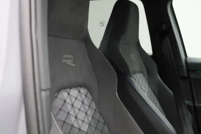 Volkswagen Golf (2025) thumbnail 38