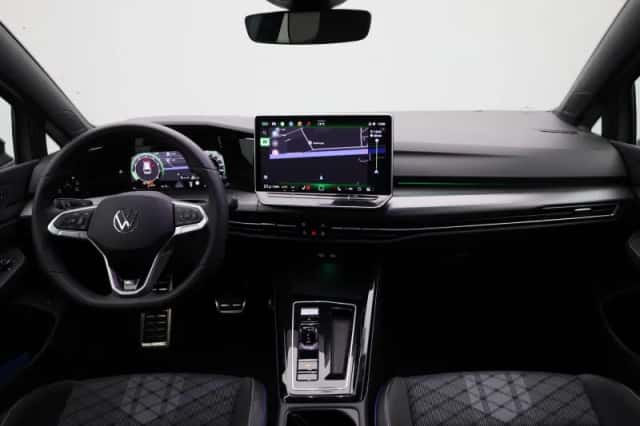 Volkswagen Golf (2025) thumbnail 40