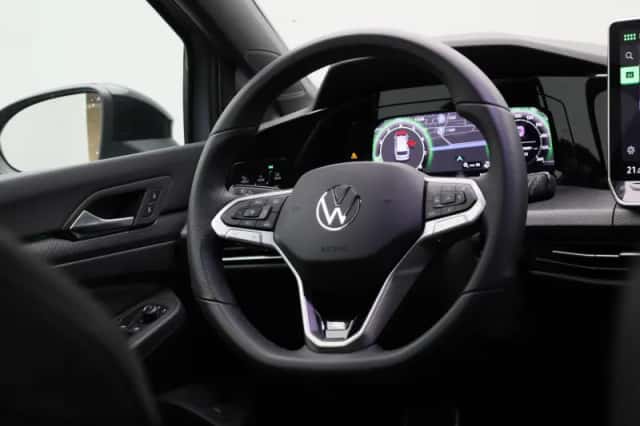 Volkswagen Golf (2025) thumbnail 41