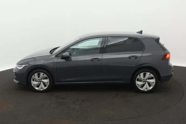 Volkswagen Golf (2026) thumbnail 2