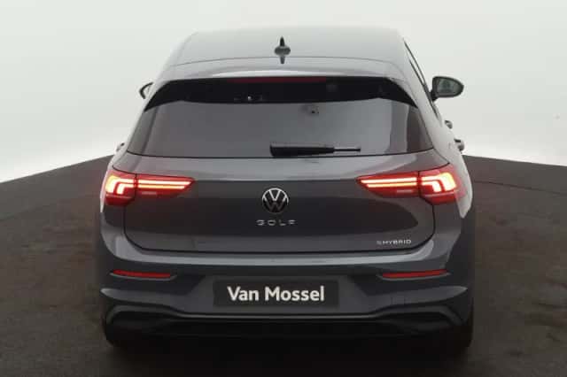 Volkswagen Golf (2026) thumbnail 3